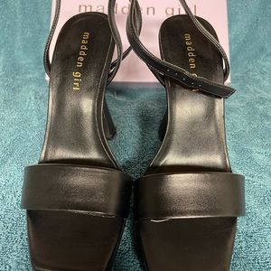 worn twice and still have the box. no scuffs.